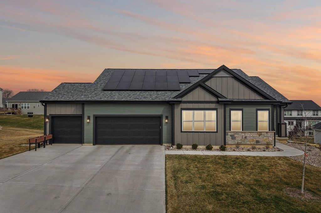 Photo of 655 Ridge View LANE, Oregon, WI 53575 (MLS # 2019190)