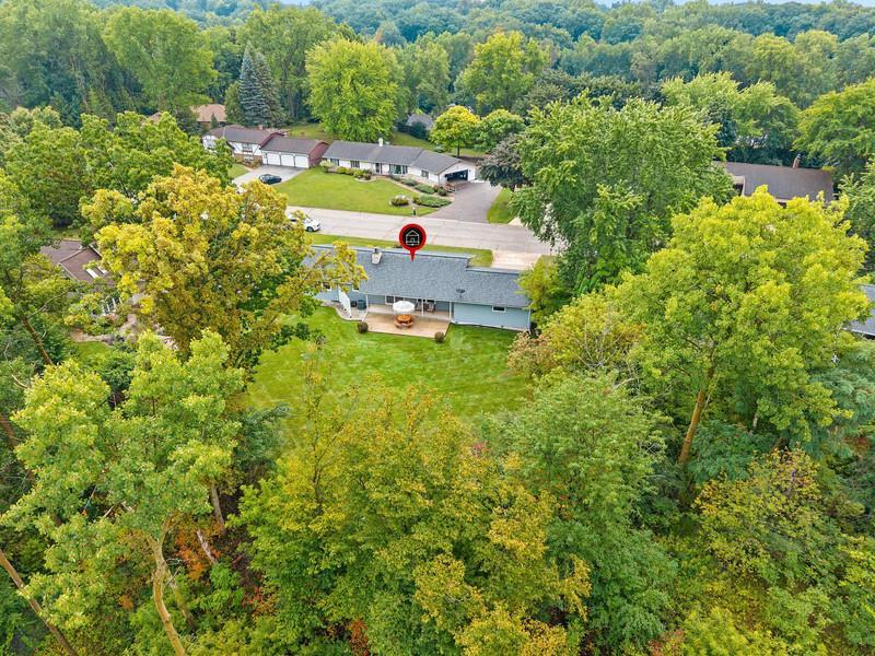 Photo of 2439 Morning Star TRAIL, Green Bay, WI 54302 (MLS # 50332161)