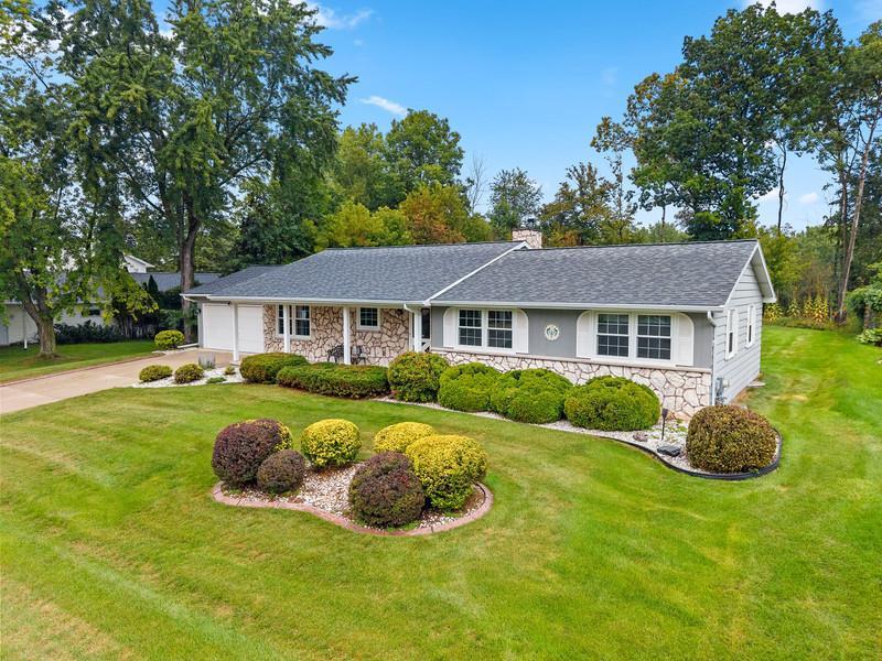 Photo of 2439 Morning Star TRAIL, Green Bay, WI 54302 (MLS # 50332161)