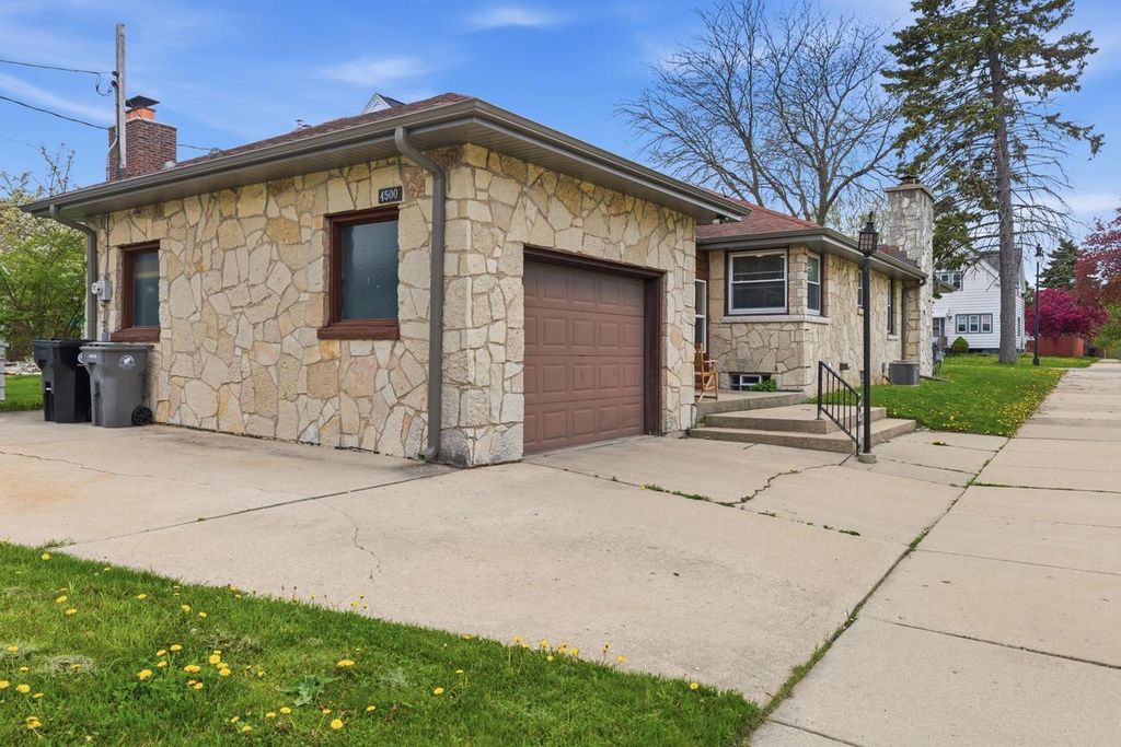 Photo of 4500 S Packard AVENUE, Cudahy, WI 53110 (MLS # 1961951)