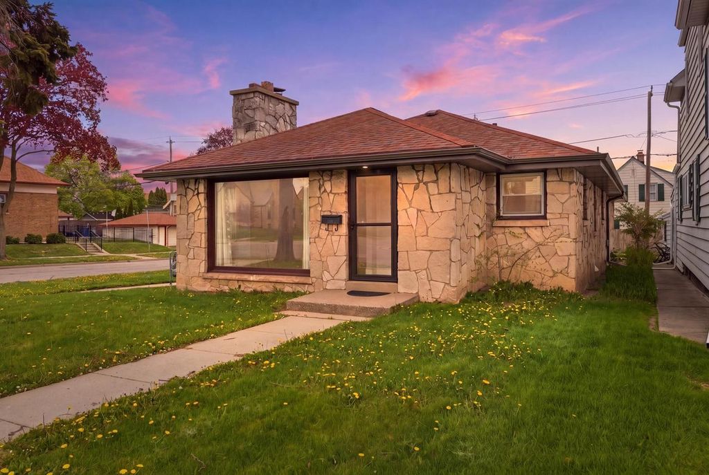 Photo of 4500 S Packard AVENUE, Cudahy, WI 53110 (MLS # 1961951)