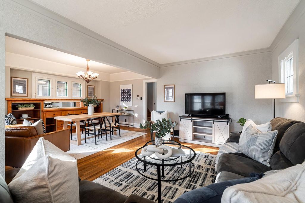 Photo of 5113 N Elkhart AVENUE, Whitefish Bay, WI 53217 (MLS # 1950143)