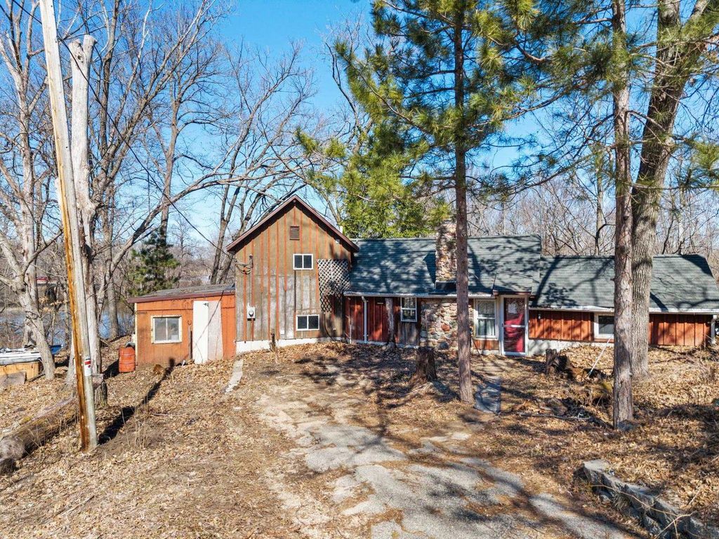 Photo of W10636 Cascade Mountian ROAD, Portage, WI 53901 (MLS # 2019345)