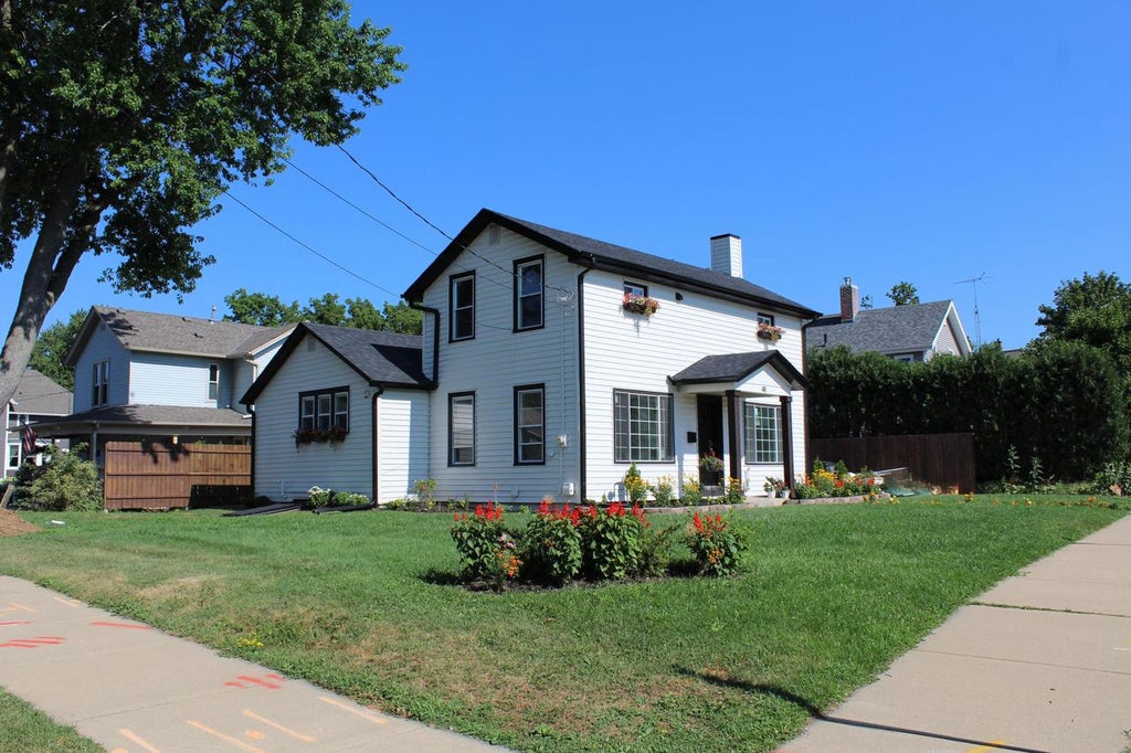 Photo of 48 S Worthington STREET, Oconomowoc, WI 53066 (MLS # 1973962)