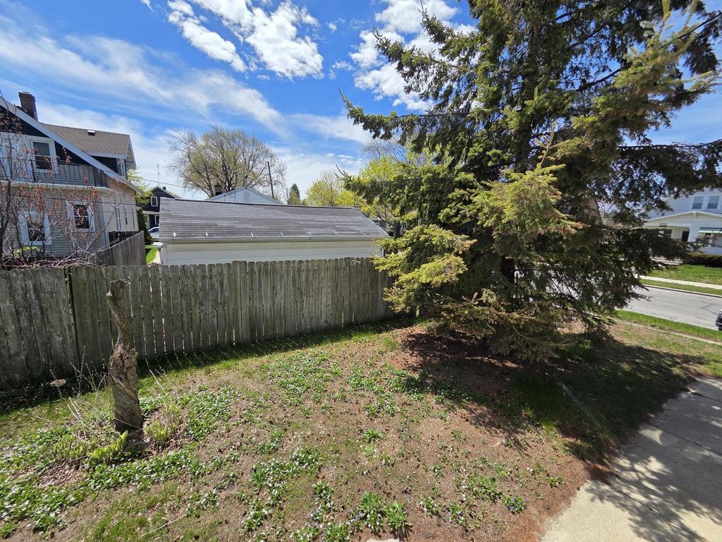Photo of 2317 S 9th STREET, Sheboygan, WI 53081 (MLS # 1961089)