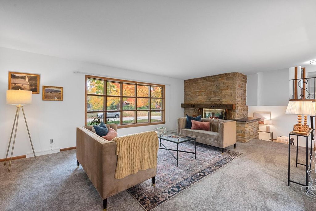 Photo of 8585 N Manor LANE, Fox Point, WI 53217 (MLS # 1938795)