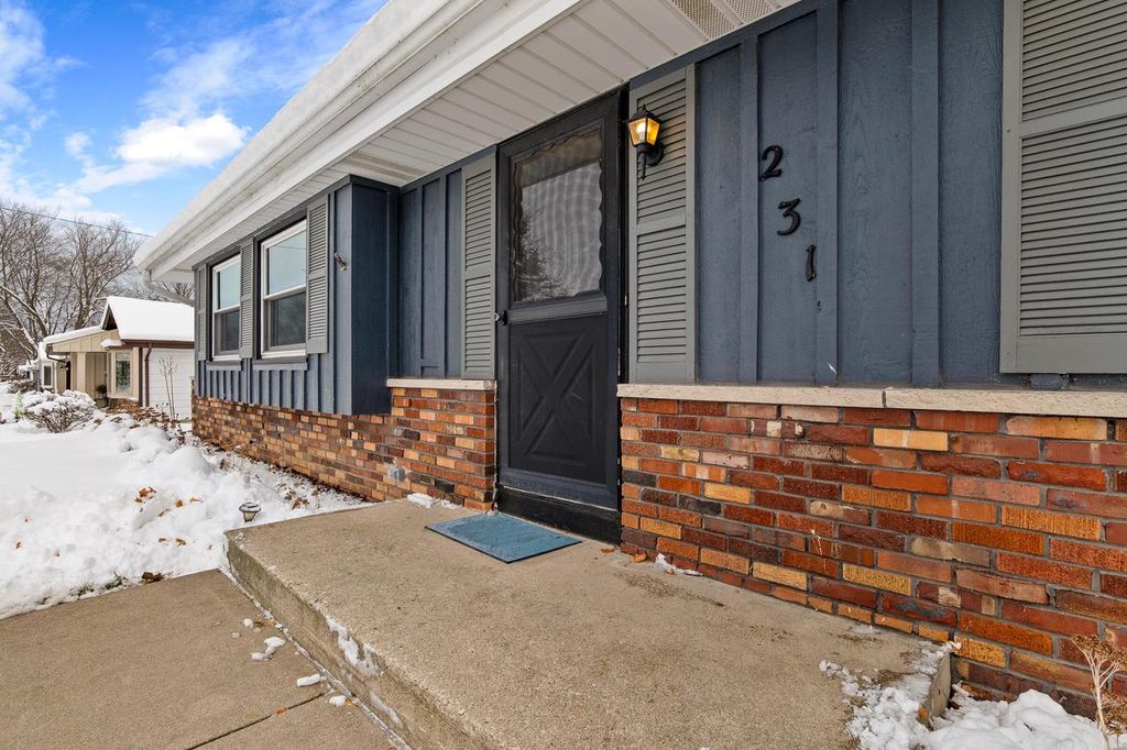 Photo of 231 W Juniper DRIVE, Grafton, WI 53024 (MLS # 1944447)