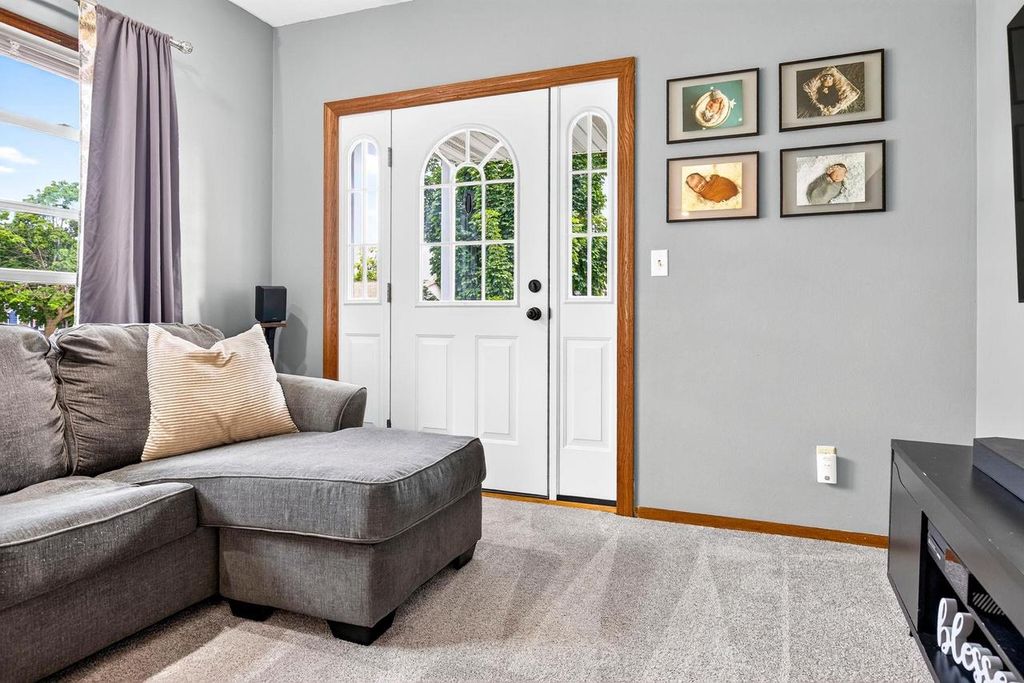 Photo of 1013 E Kimberly AVENUE, Kimberly, WI 54136 (MLS # 50328045)