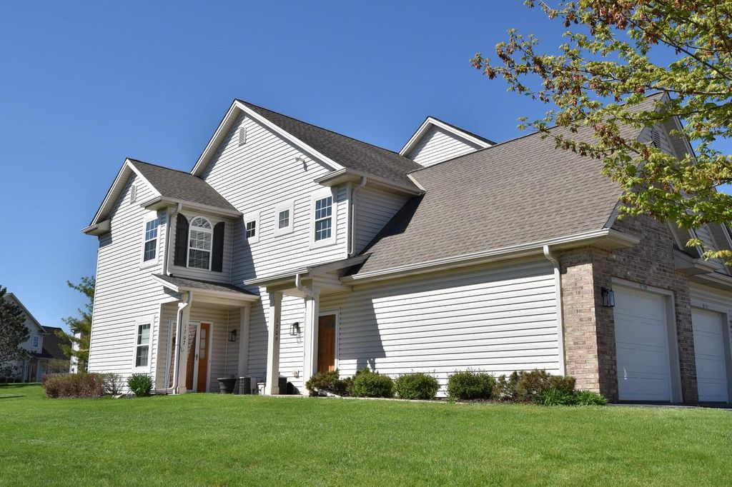 Photo of 1709 Woodland WAY, Slinger, WI 53086 (MLS # 1950196)