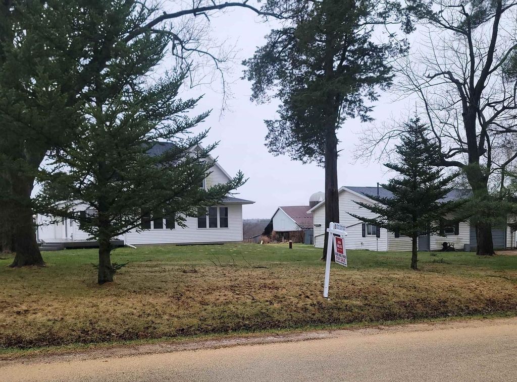 Photo of 1557 Old Lancaster ROAD, Platteville, WI 53818 (MLS # 2015311)