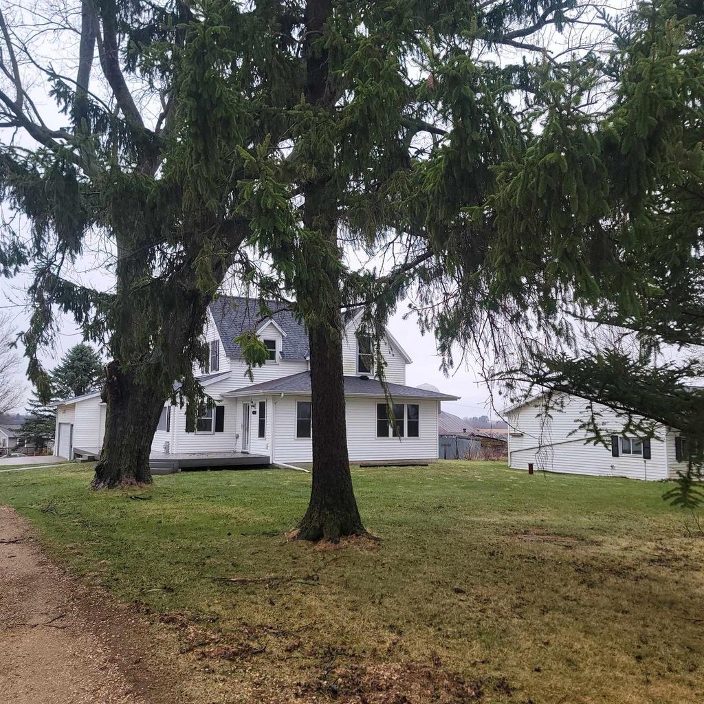 Photo of 1557 Old Lancaster ROAD, Platteville, WI 53818 (MLS # 2015311)