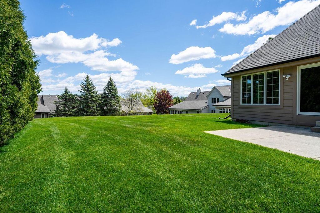 Photo of 19190 Stonehedge DRIVE #B, Brookfield, WI 53045 (MLS # 1962015)