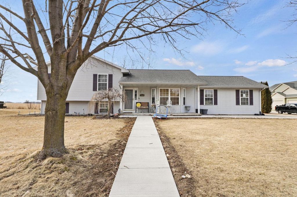 Photo of 714 WARNER STREET, Columbus, WI 53925 (MLS # 2017163)