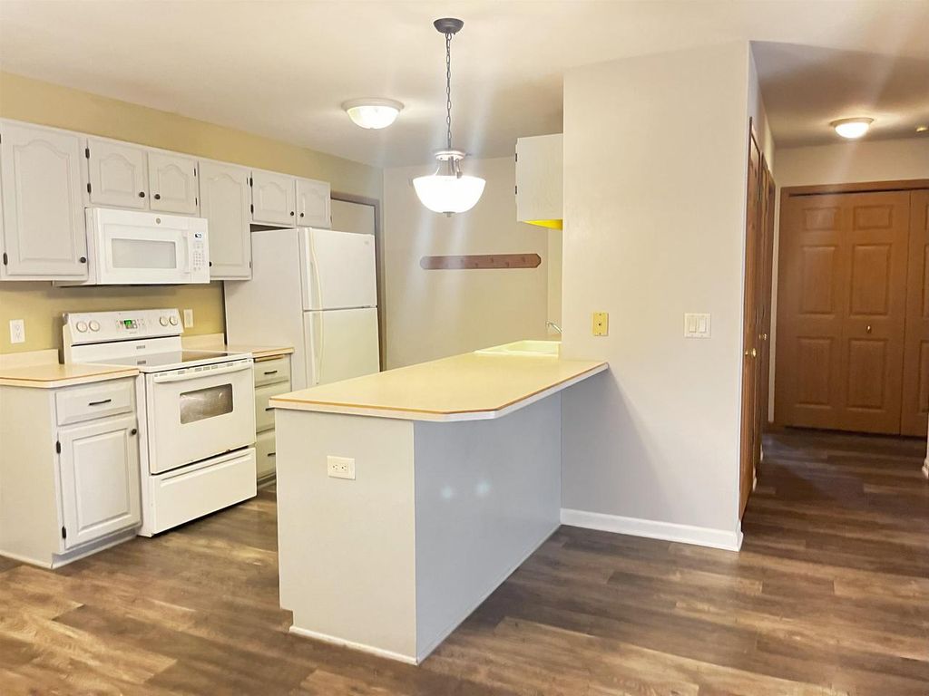 Photo of 590 Kelvington DRIVE, Sun Prairie, WI 53590 (MLS # 2013250)