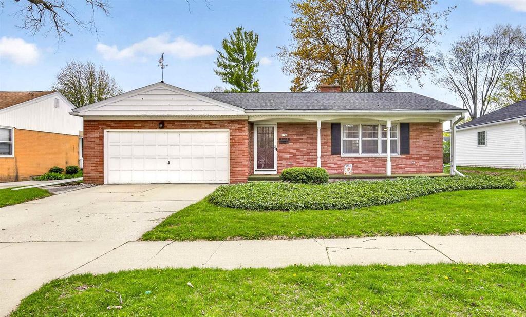 Photo of 1221 Division STREET, Green Bay, WI 54303 (MLS # 50325204)