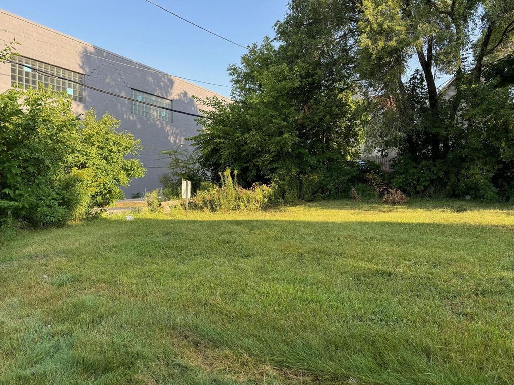 Photo of 541 N 20th STREET, Milwaukee, WI 53233 (MLS # 1945930)