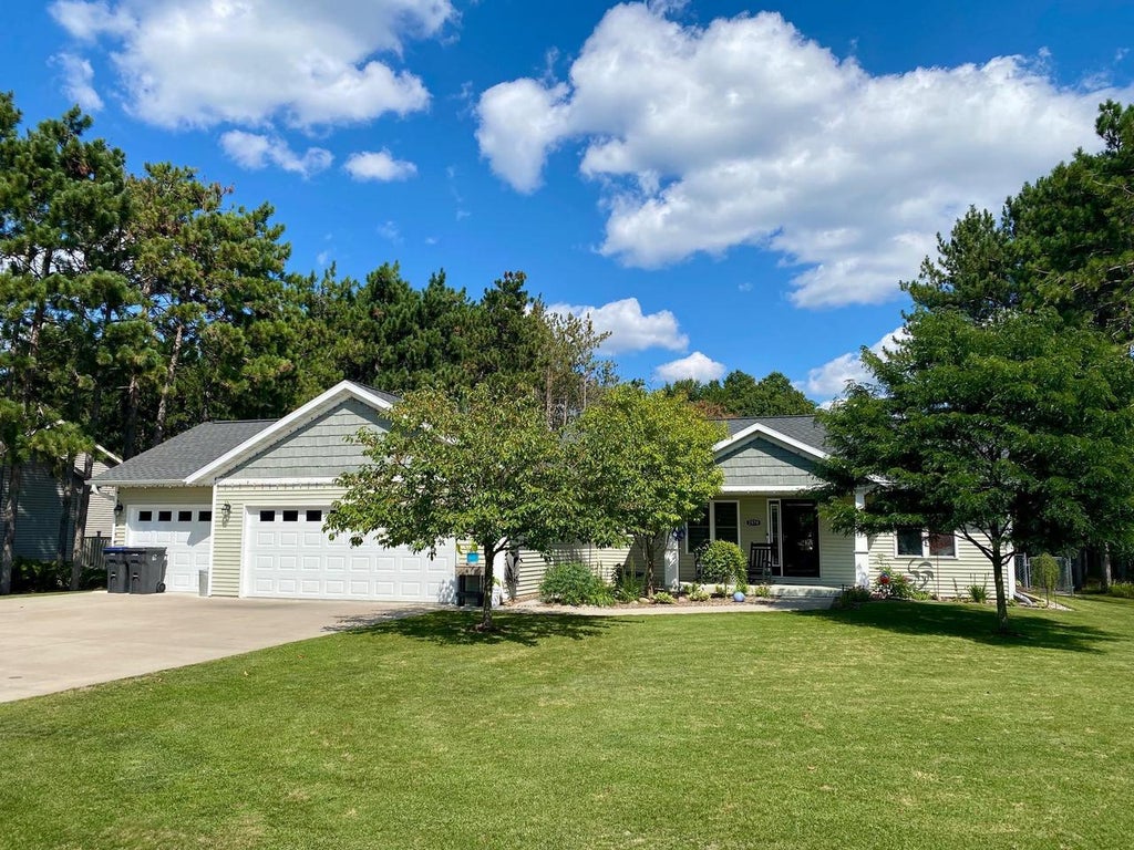 Photo of 2570 Truman AVENUE, Plover, WI 54467 (MLS # 22604316)