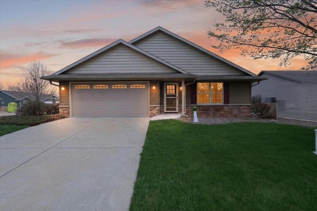 Photo of 4011 Huntington AVENUE, Janesville, WI 53546 (MLS # 2020108)