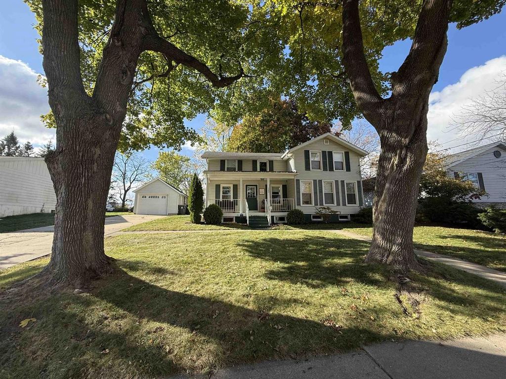 Photo of 140 South STREET, Sun Prairie, WI 53590 (MLS # 2014072)