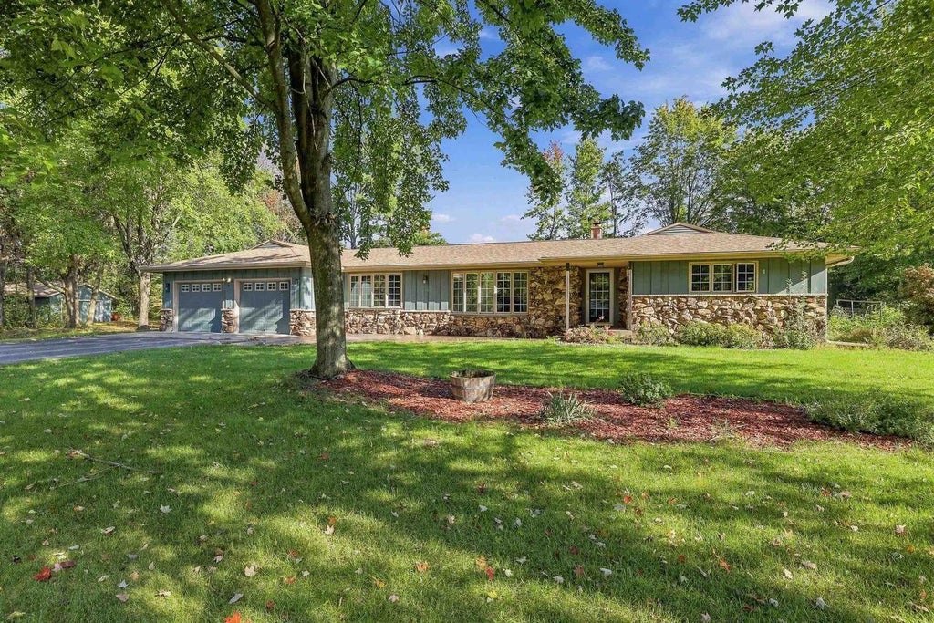 Photo of 1911 Shamrock LANE, Wisconsin Rapids, WI 54494 (MLS # 22604782)