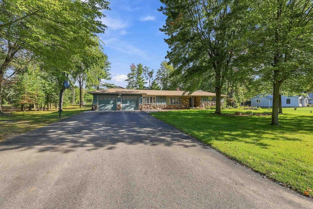 Photo of 1911 Shamrock LANE, Wisconsin Rapids, WI 54494 (MLS # 22604782)
