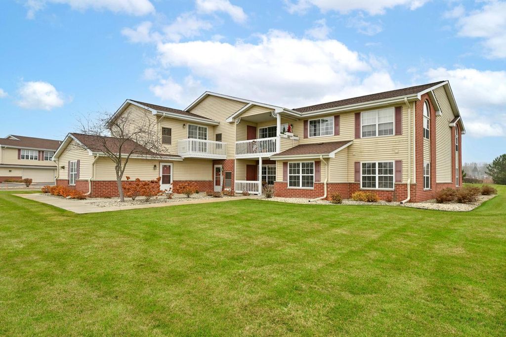 Photo of 25151 87th STREET #11-3, Salem, WI 53168 (MLS # 1939803)