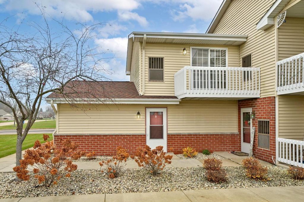 Photo of 25151 87th STREET #11-3, Salem, WI 53168 (MLS # 1939803)