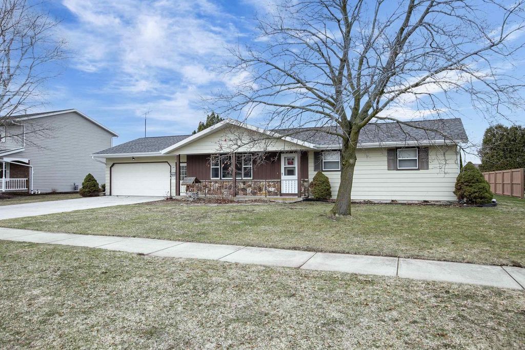 Photo of 1703 Eisenhower STREET, New Holstein, WI 53061 (MLS # 50323546)