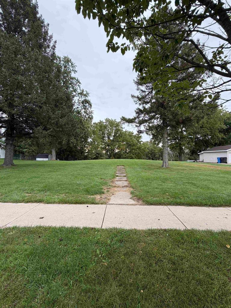Photo of 533 N Main STREET, Fall River, WI 53932 (MLS # 2033040)