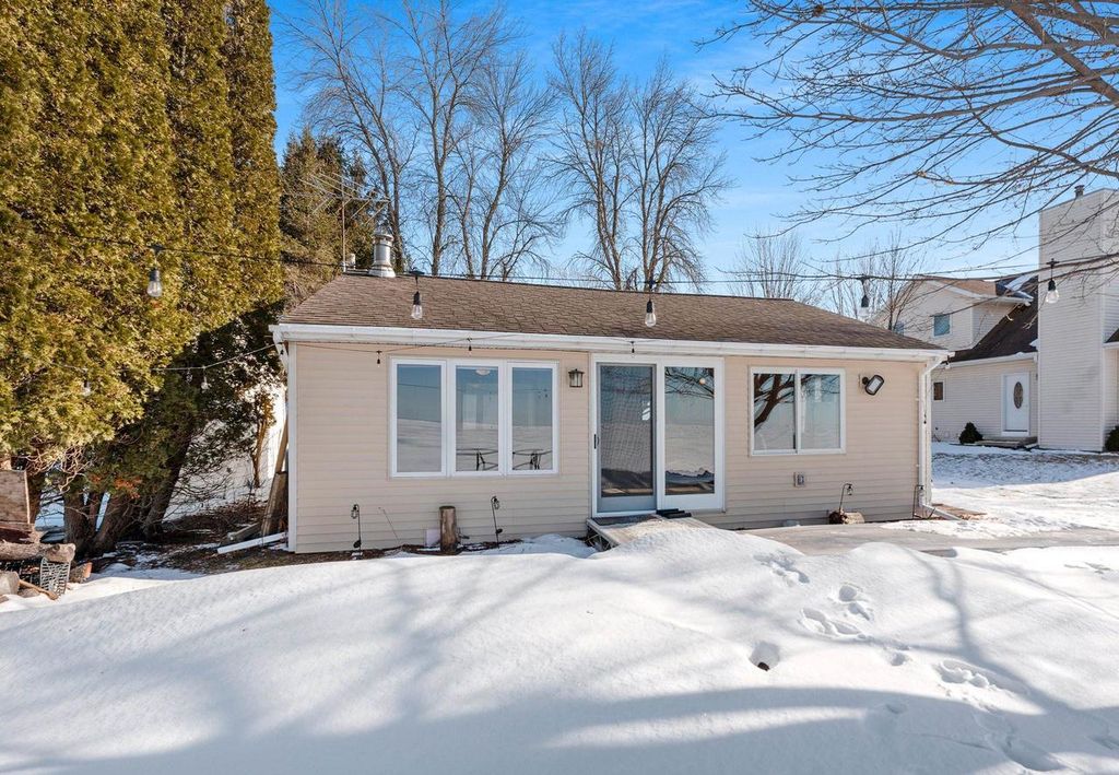 Photo of 165 Sun N Surf DRIVE, Luxemburg, WI 54217 (MLS # 50320799)