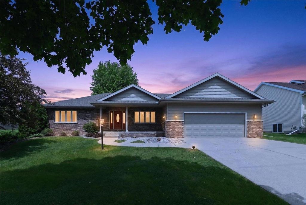 Photo of 409 Badger LANE, Waunakee, WI 53597 (MLS # 2023774)
