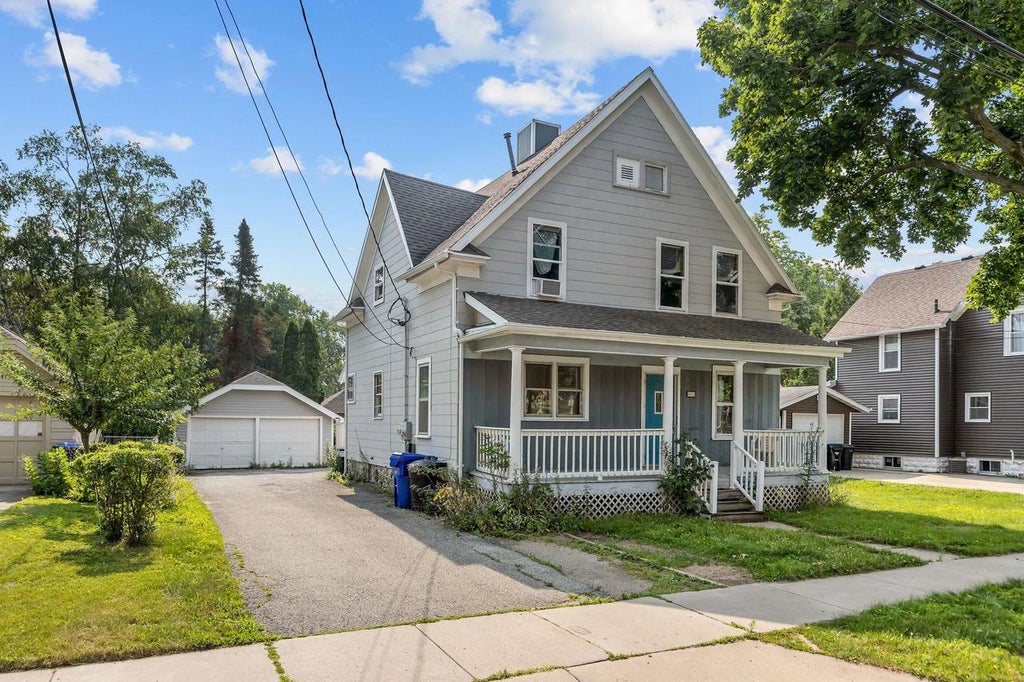 Photo of 1412 N Durkee STREET, Appleton, WI 54911 (MLS # 50329569)
