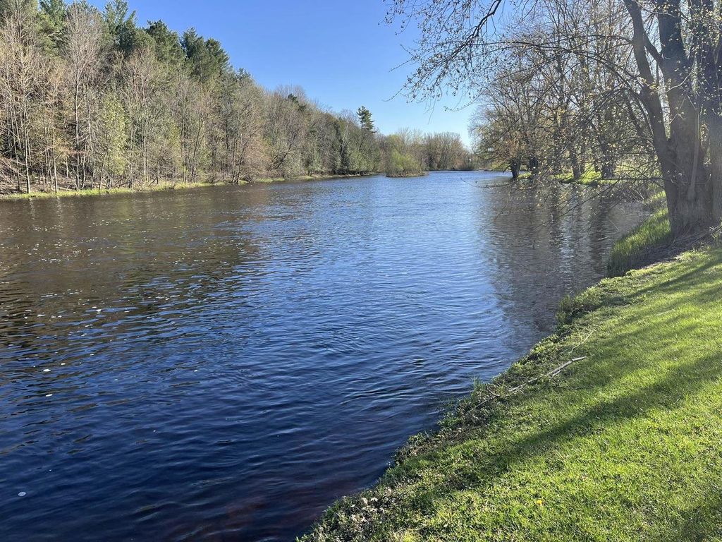 Photo of W2275 Wi 22, Gillett, WI 54124 (MLS # 50324743)