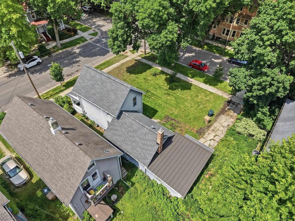 Photo of 1153 Jenifer STREET, Madison, WI 53703 (MLS # 2031903)