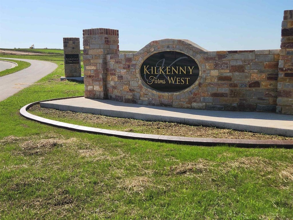 Photo of 1525 S Holiday DRIVE, Waunakee, WI 53597 (MLS # 2009239)