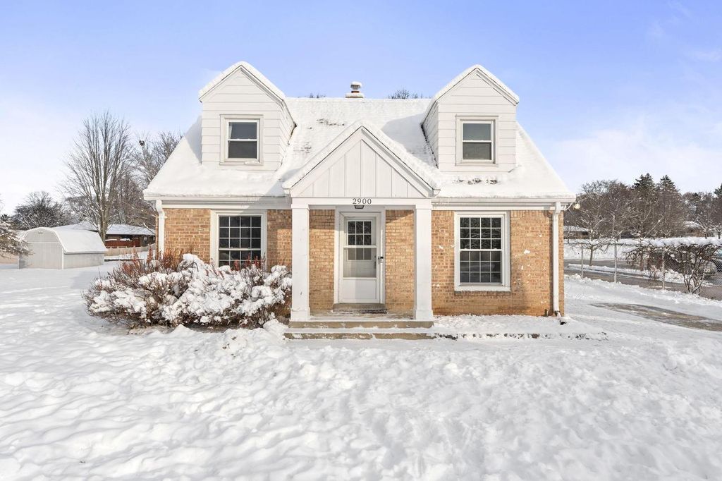 Photo of 2900 S Root River PARKWAY, Milwaukee, WI 53227 (MLS # 1944575)