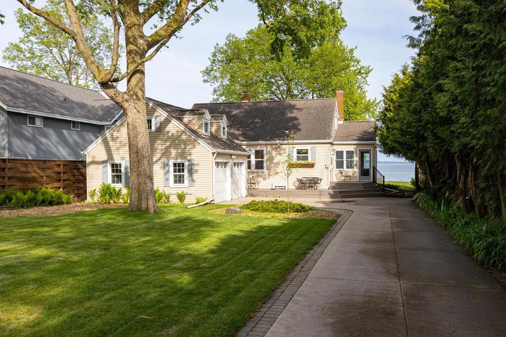 Photo of 188 Adella Beach ROAD, Neenah, WI 54956 (MLS # 50326026)