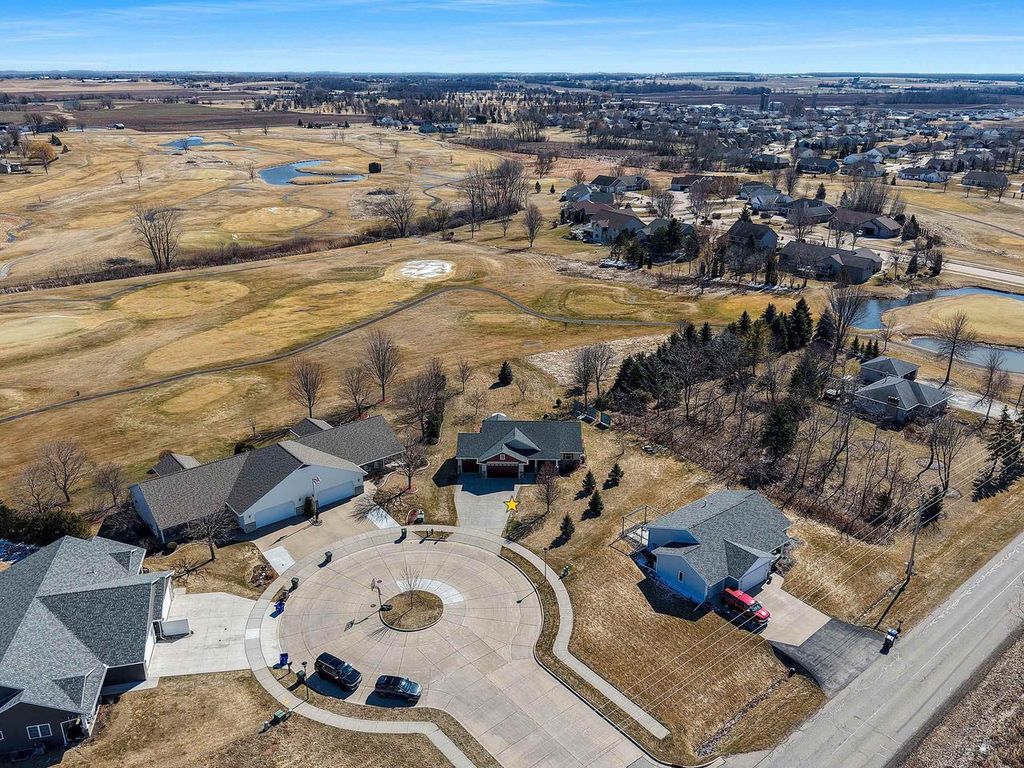 Photo of 21 Links COURT, Kaukauna, WI 54130 (MLS # 50322447)