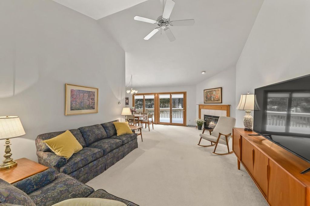 Photo of 18730 Estate CIRCLE #A, Brookfield, WI 53045 (MLS # 1948223)
