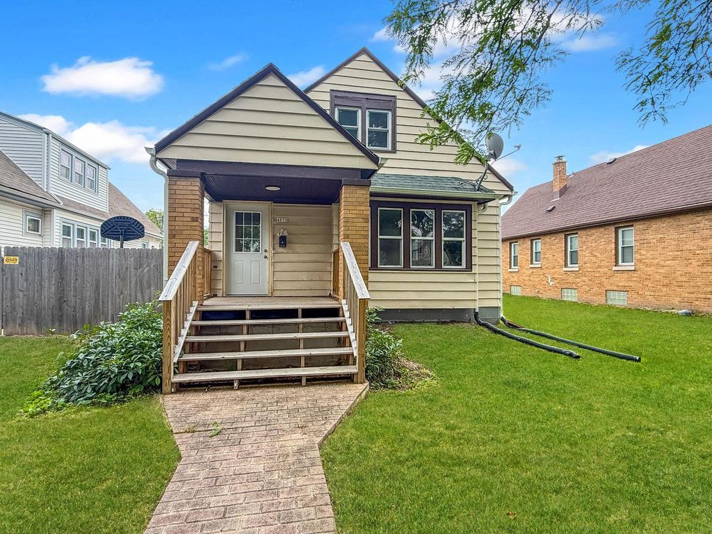 Photo of 4672 N 40th STREET, Milwaukee, WI 53209 (MLS # 1949780)