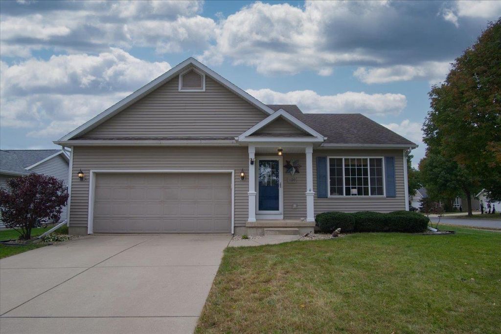 Photo of 1120 Hemlock DRIVE, Verona, WI 53593 (MLS # 2008882)