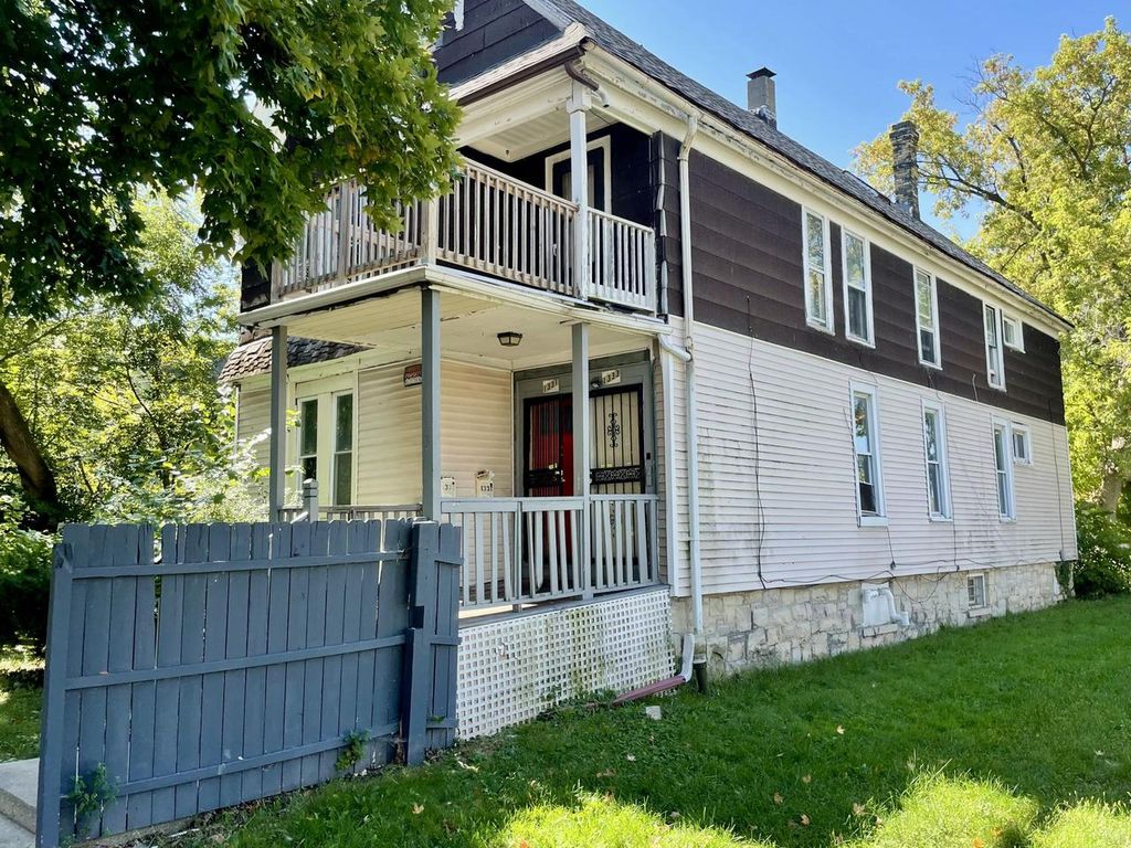 Photo of 1331 N 22nd STREET #1333, Milwaukee, WI 53205 (MLS # 1944694)