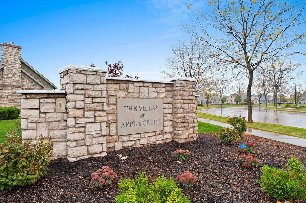 Photo of 2402 E Sienna WAY #107, Appleton, WI 54913 (MLS # 50334514)