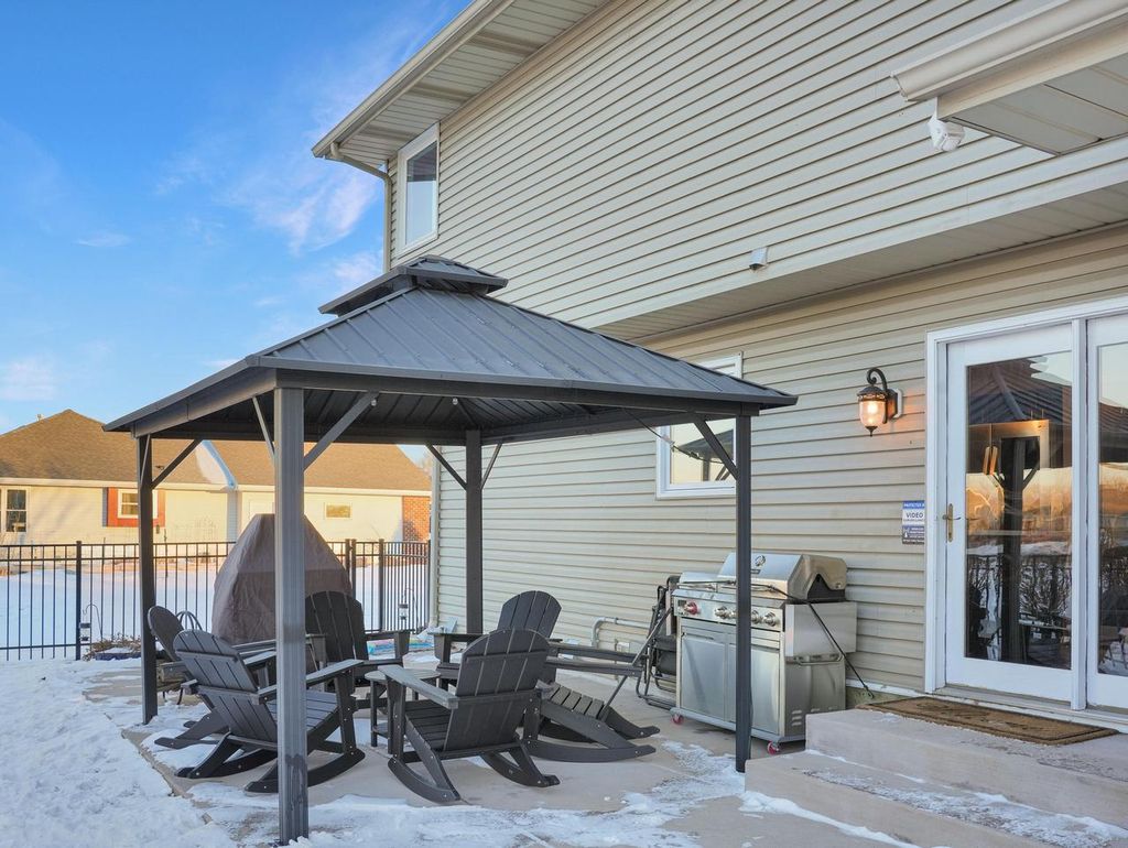 Photo of 1822 Newberry LANE, Racine, WI 53402 (MLS # 1948931)