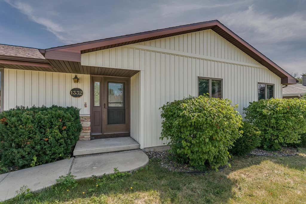 Photo of 1332 Mulberry LANE, Neenah, WI 54956 (MLS # 50331331)