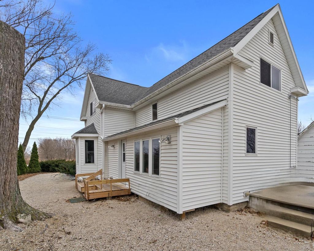 Photo of 395 N Main STREET, Oakfield, WI 53065 (MLS # 1944028)