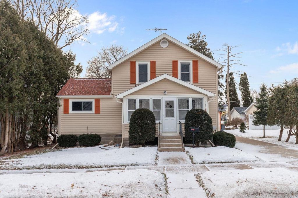 Photo of 108 E Millard STREET, New London, WI 54961 (MLS # 50320087)