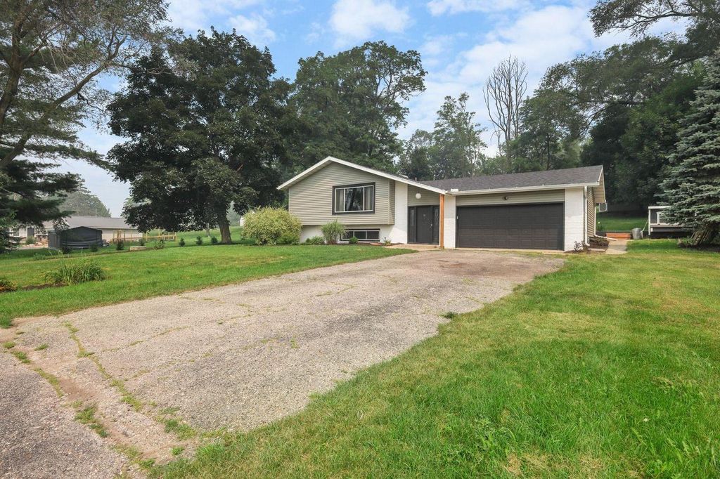 Photo of W8372 Crawford ROAD, Portage, WI 53901 (MLS # 2028403)