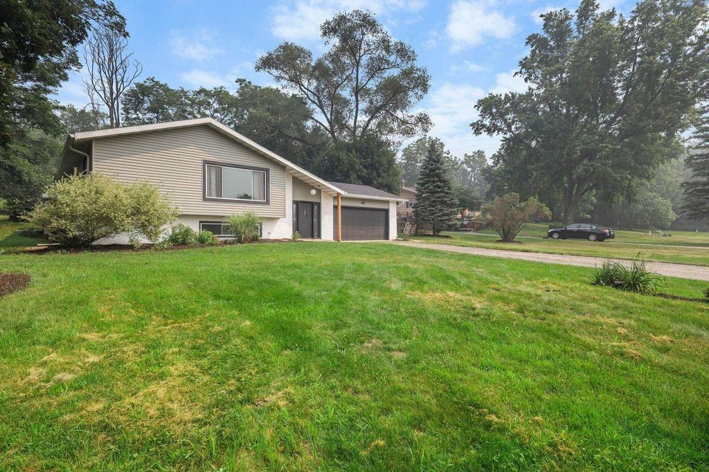 Photo of W8372 Crawford ROAD, Portage, WI 53901 (MLS # 2028403)