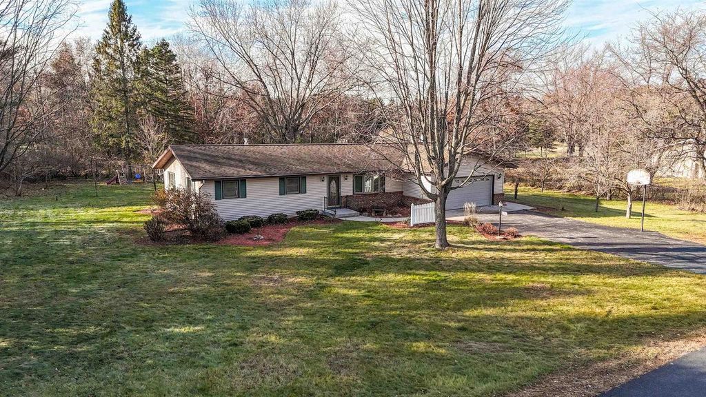 Photo of 2520 56th Street South, Wisconsin Rapids, WI 54494 (MLS # 22505460)